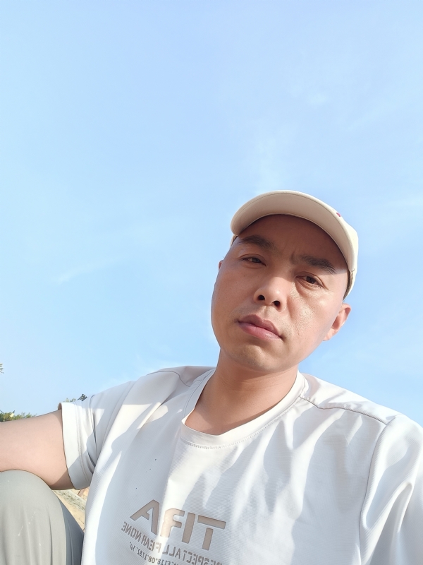 哥哥的第一张照片--松溪相亲网