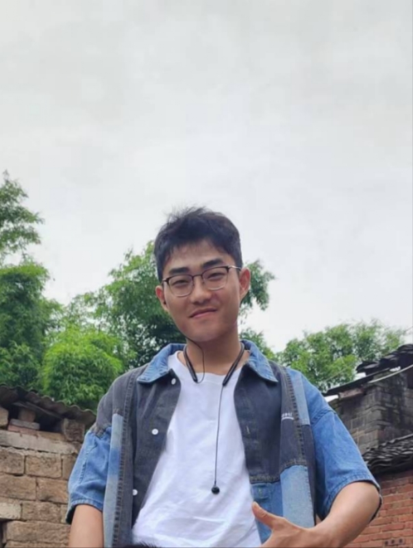 越努力越幸运的第一张照片--松溪相亲网